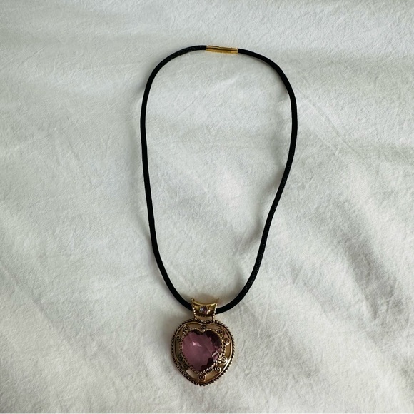 Sajen Vintage Heart Designer Pendant on Black Silk Cord - Picture 8 of 12